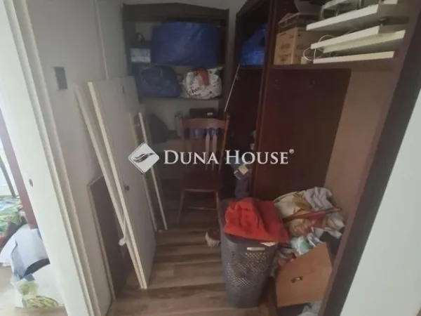 Eladó ház Úri 386 nm