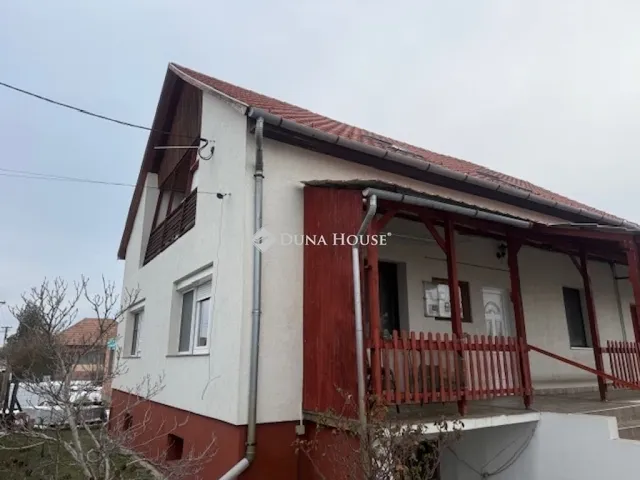 Eladó ház Csévharaszt 302 nm