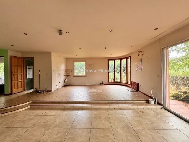 Eladó ház Nagytarcsa 193 nm