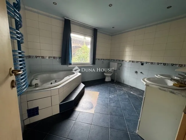 Eladó ház Nagytarcsa 193 nm