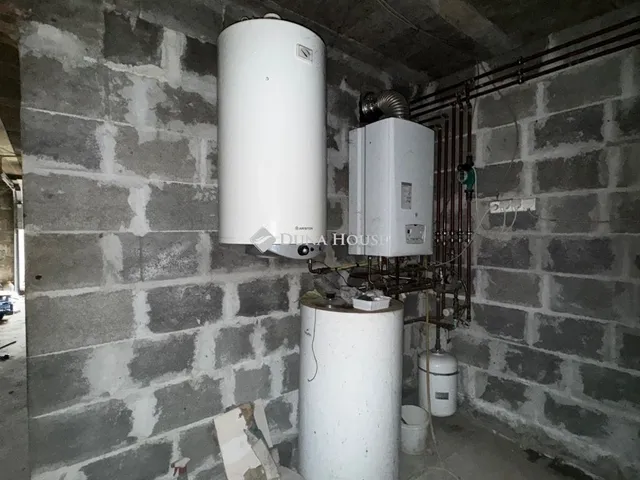 Eladó ház Nagytarcsa 193 nm