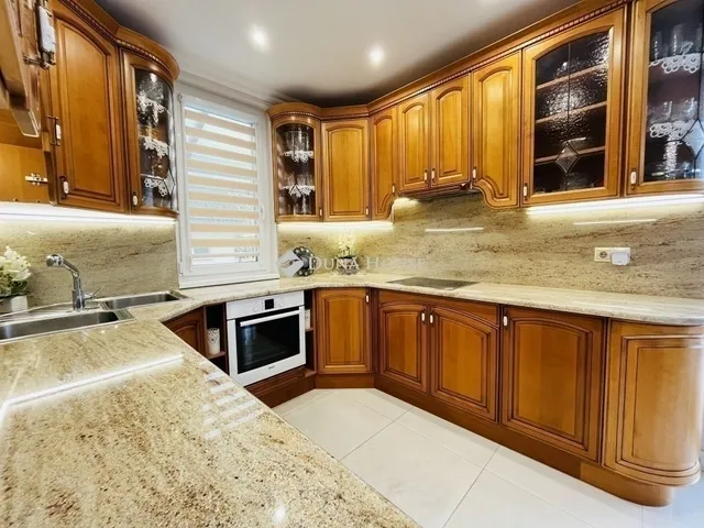 Eladó ház Monor 190 nm