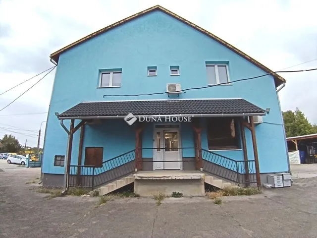 Eladó kereskedelmi és ipari ingatlan Üllő 360 nm