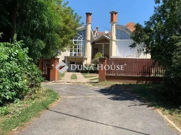 Eladó ház Fót 600 nm