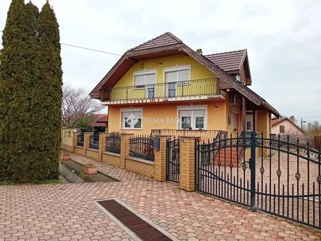 Eladó ház Tóalmás 223 nm