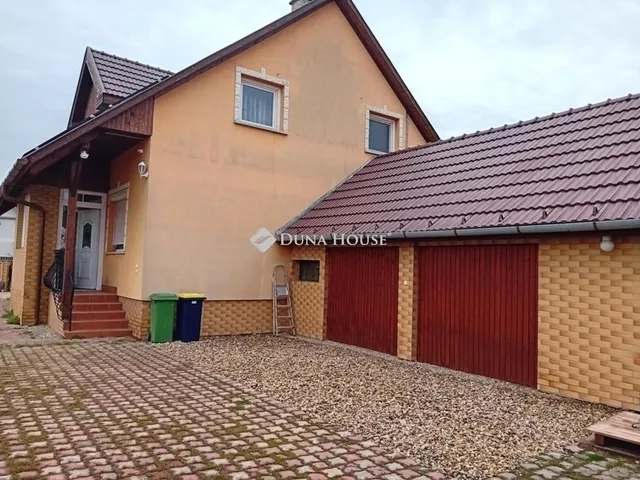 Eladó ház Tóalmás 223 nm