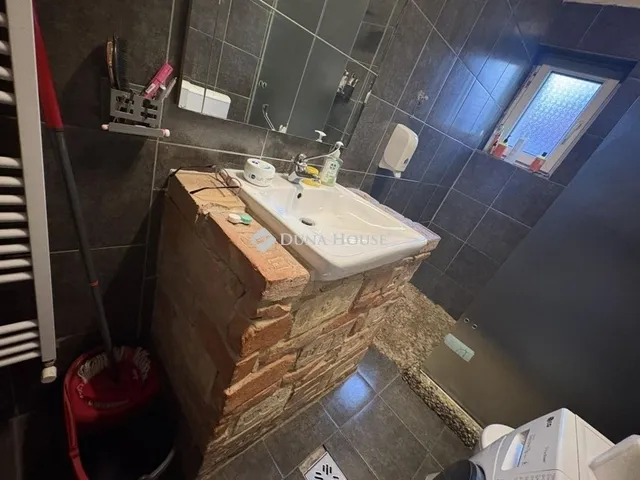 Eladó ház Úri 70 nm