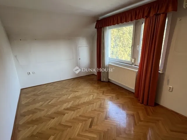 Eladó ház Budapest XVI. kerület 317 nm