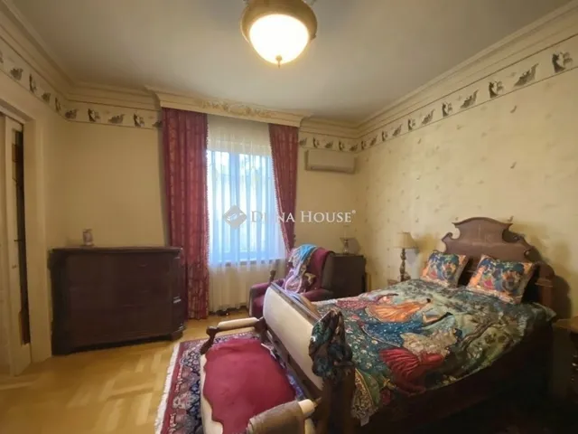 Eladó ház Budapest XVI. kerület 250 nm