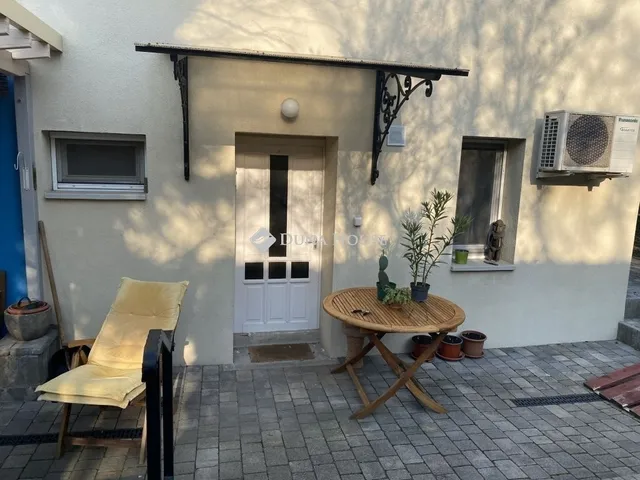 Eladó ház Budapest XVI. kerület 250 nm