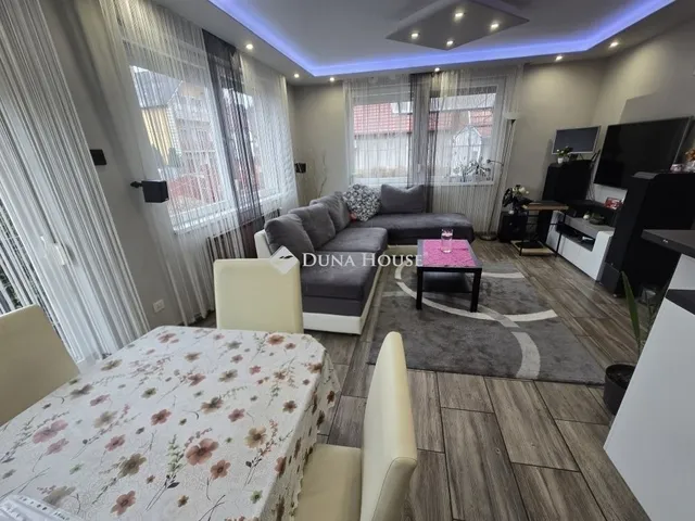 Eladó ház Pécel 172 nm