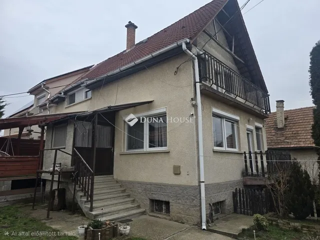 Eladó ház Pécel 172 nm