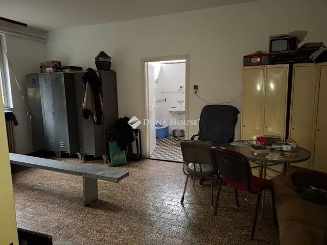 Eladó kereskedelmi és ipari ingatlan Pécel 950 nm