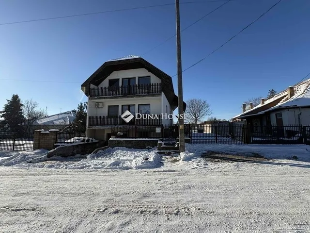 Eladó ház Ócsa 188 nm