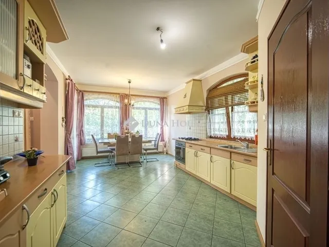 Eladó ház Monor 179 nm