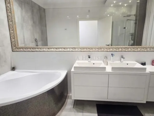 Eladó ház Fót 149 nm