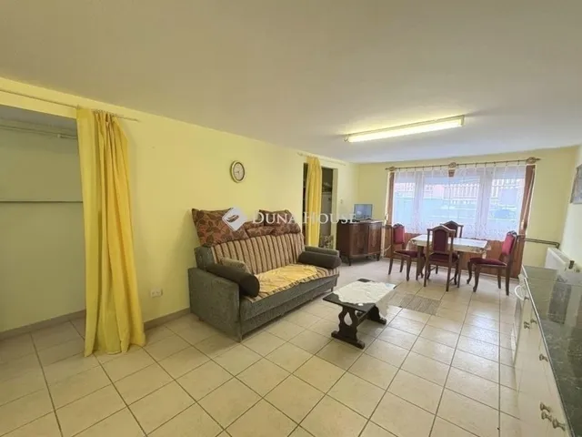 Eladó ház Úri 122 nm