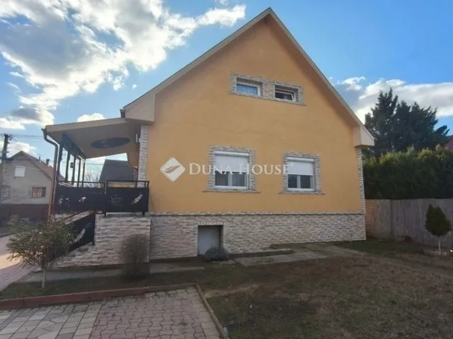 Eladó ház Ócsa 204 nm