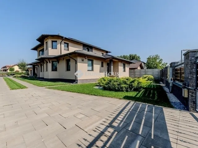 Eladó ház Üllő 217 nm