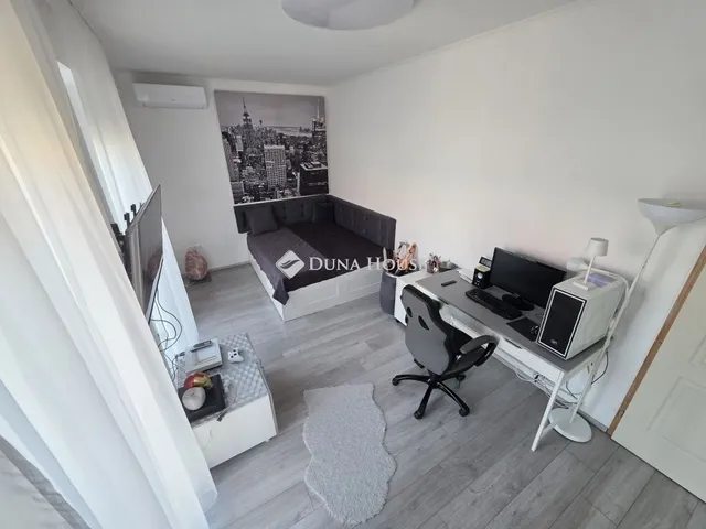 Eladó ház Nagytarcsa 325 nm