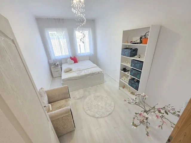 Eladó ház Nagytarcsa 325 nm