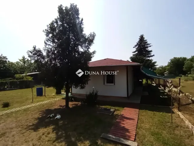 Eladó üdülő és hétvégi ház Tóalmás 50 nm