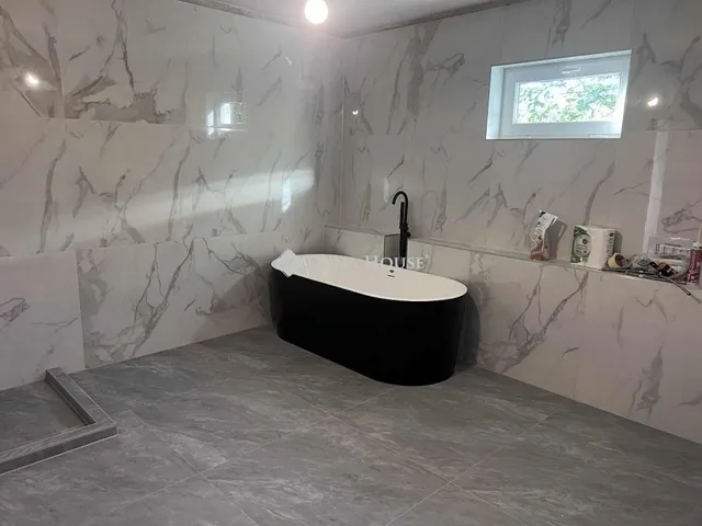 Eladó ház Úri 141 nm