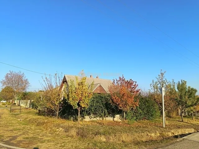 Eladó ház Dány 45 nm