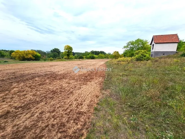Eladó telek Tápiószecső 6039 nm