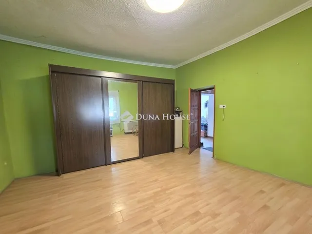 Eladó ház Kenderes 90 nm