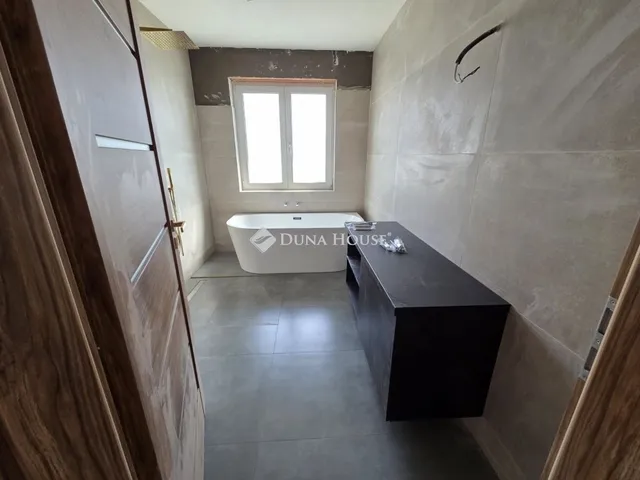 Eladó ház Mogyoród 198 nm