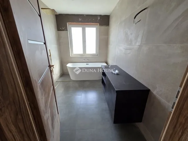 Eladó ház Mogyoród 198 nm