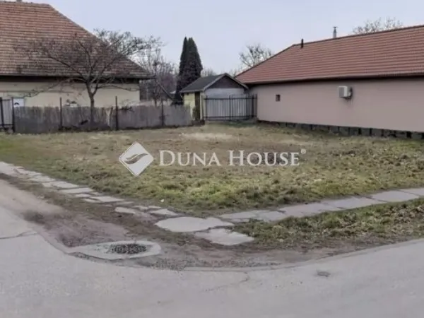 Eladó telek Pilis 422 nm