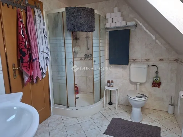 Eladó ház Nagytarcsa 193 nm