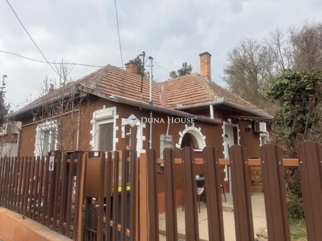 Eladó ház Úri 58 nm