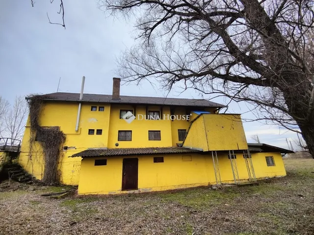 Eladó kereskedelmi és ipari ingatlan Sülysáp 640 nm