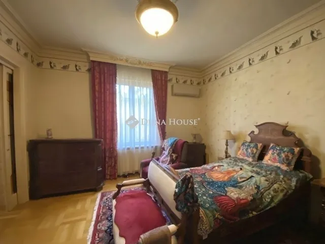 Eladó ház Budapest XVI. kerület 250 nm