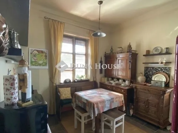 Eladó ház Budapest XVI. kerület 250 nm