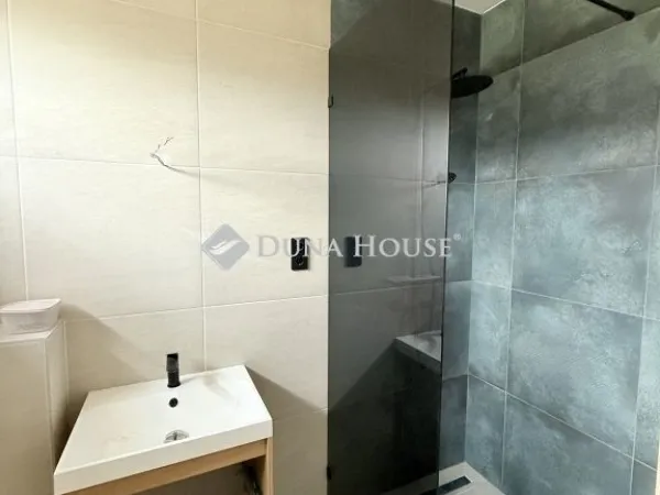 Eladó ház Pécel 166 nm