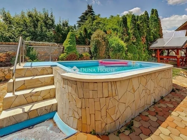 Eladó ház Mende 170 nm