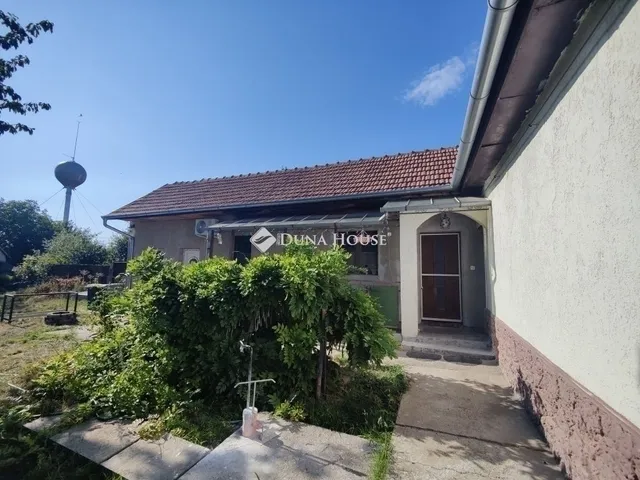 Eladó ház Úri 86 nm