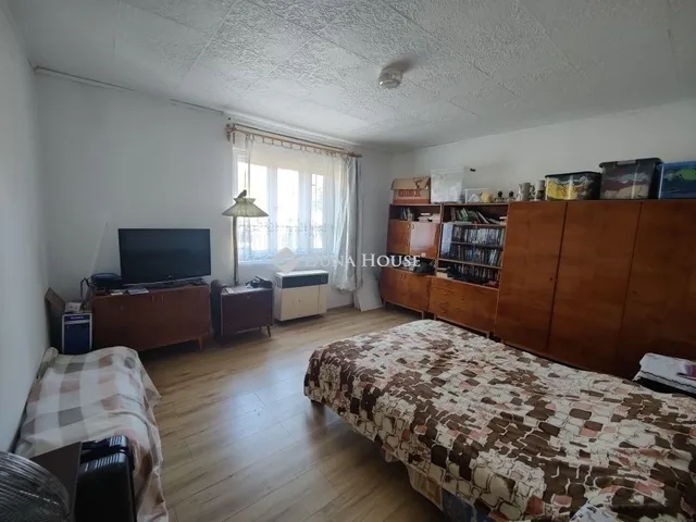 Eladó ház Úri 86 nm