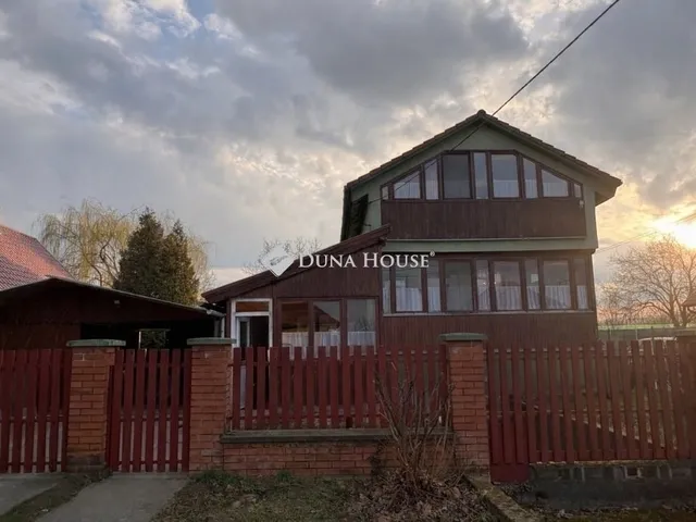 Eladó ház Úri 122 nm