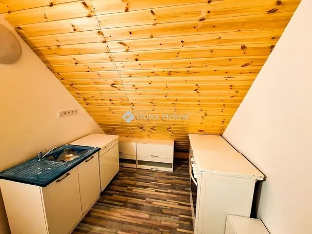 Eladó ház Vasad 300 nm