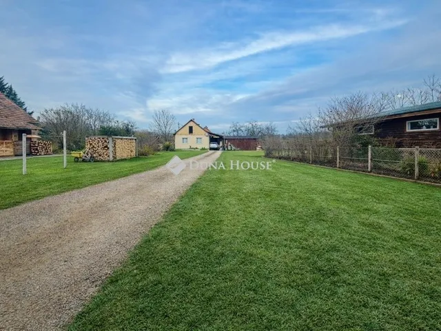 Eladó telek Monorierdő 530 nm