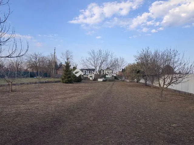 Eladó telek Úri 861 nm