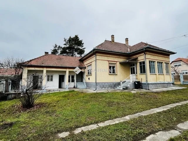 Eladó ház Tápiószecső 98 nm
