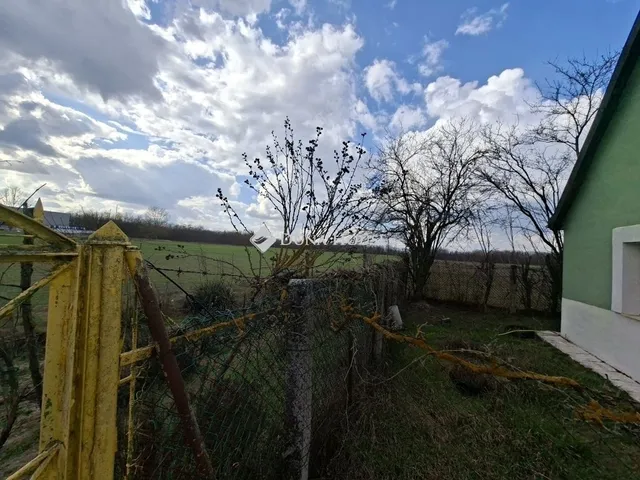 Eladó mezőgazdasági ingatlan Tápiószecső 100 nm