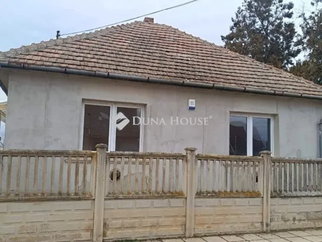 Eladó nyaraló Tápiószecső 100 nm