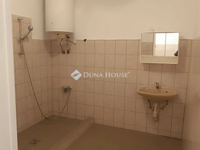 Eladó nyaraló Tápiószecső 100 nm